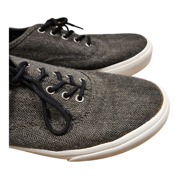 Old Navy Men's Lace-Up Shoes, Casual Sneakers, Black/Grey, Size 9 - Picture 3 of 7